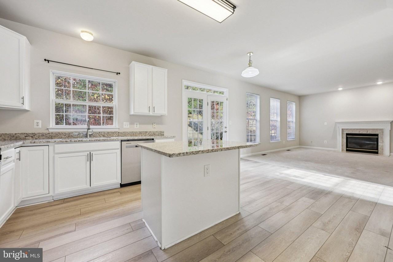 2880 Myrtlewood Dr - Photo 5 of 50