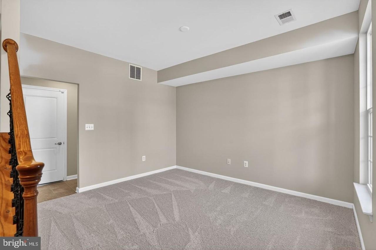 1731 Dorothy Ln - Photo 7 of 20