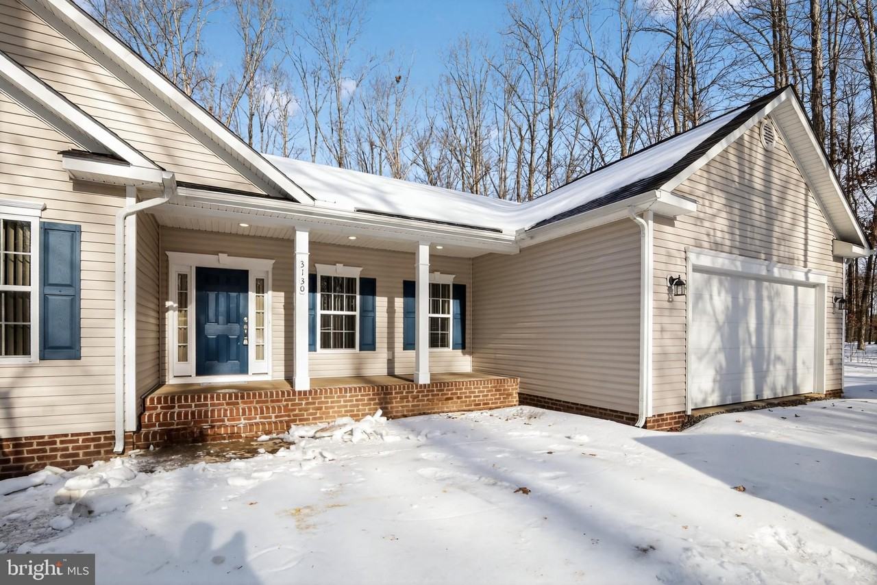 3130 Travis Ln - Photo 3 of 29