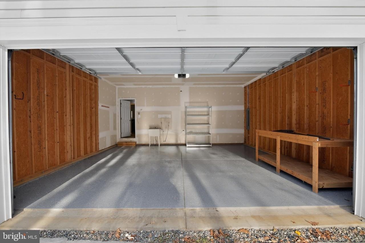 3130 Travis Ln - Photo 4 of 29