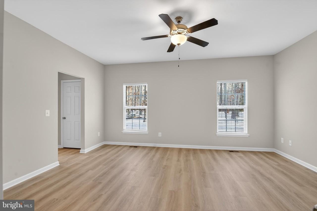 3130 Travis Ln - Photo 6 of 29