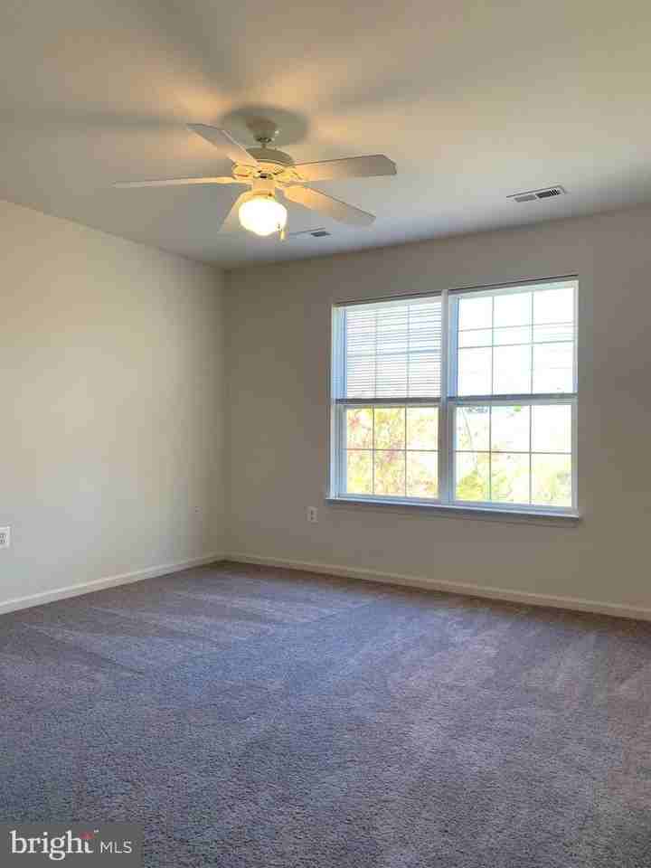 211 Merrill Ct - Photo 6 of 12