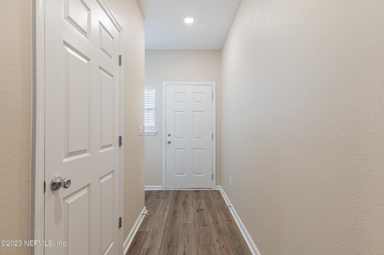 9833 Fiddleback Ln - Photo 5 of 31