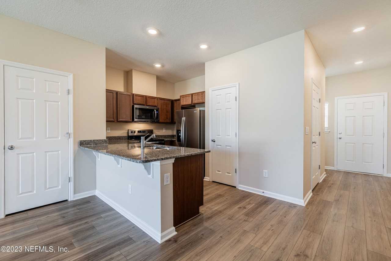 9833 Fiddleback Ln - Photo 7 of 31