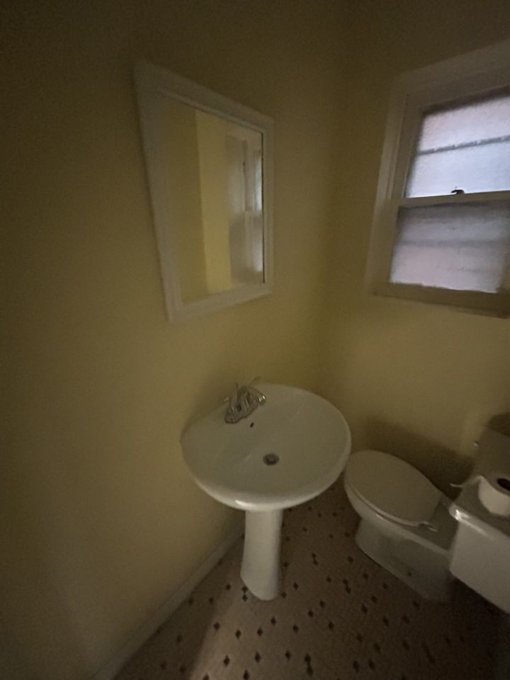 5935 Lucille Ave - Photo 3 of 15