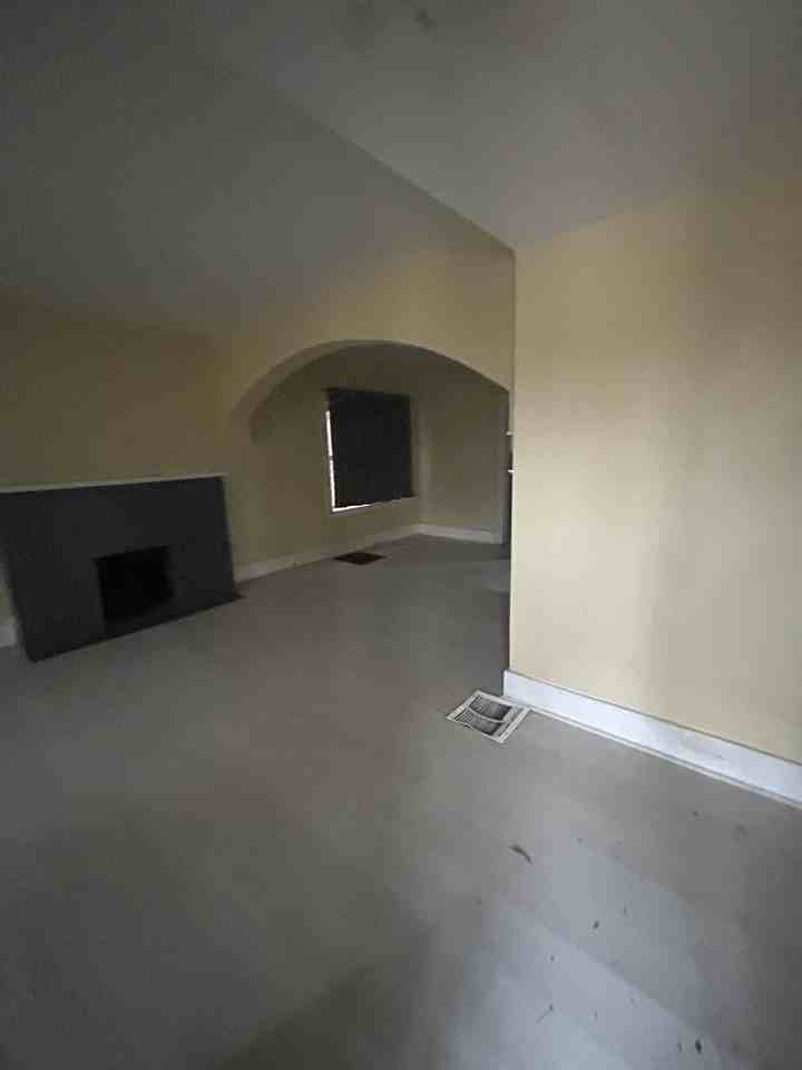 5935 Lucille Ave - Photo 5 of 15