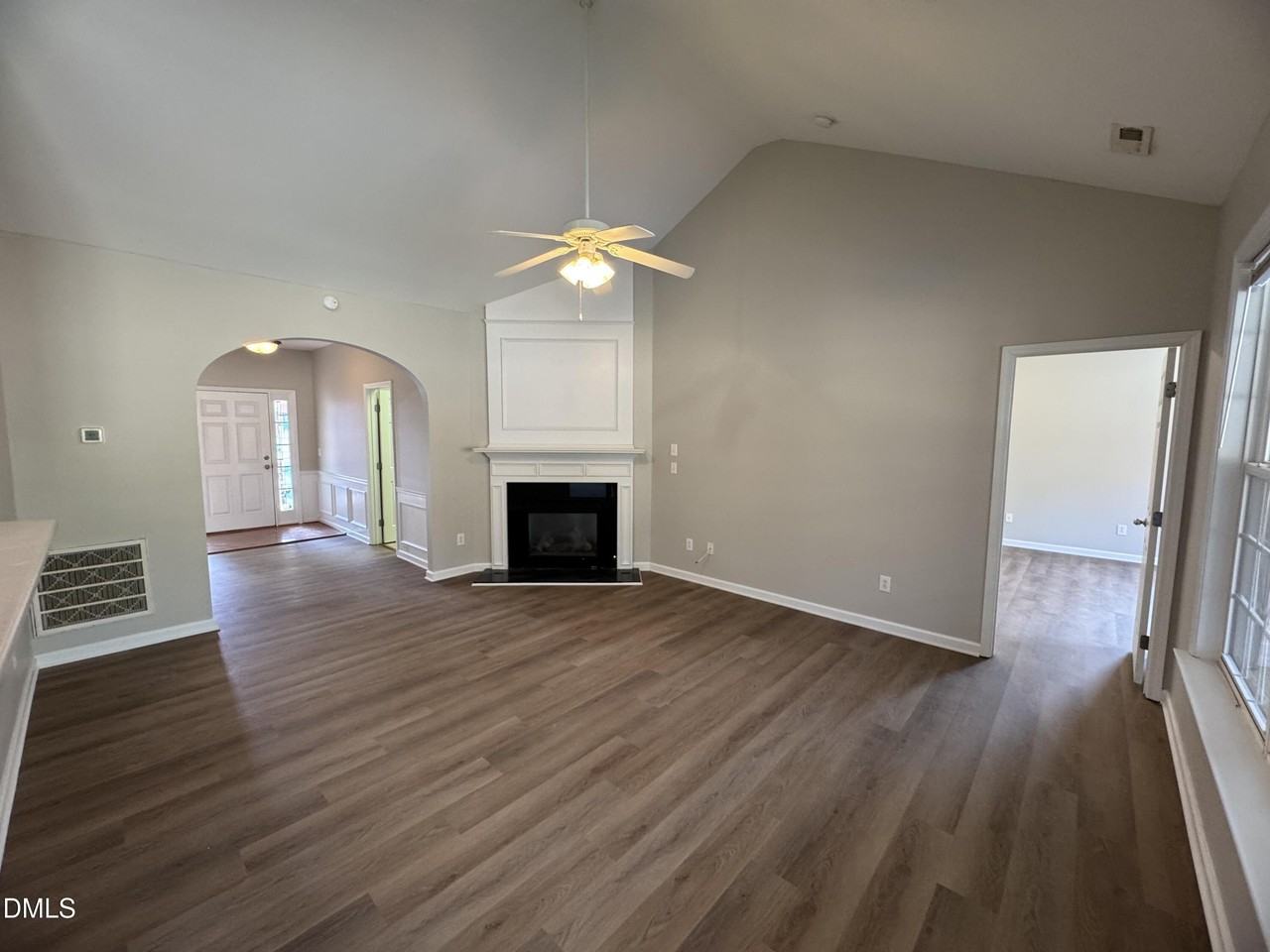 9305 Doss Ct - Photo 3 of 17