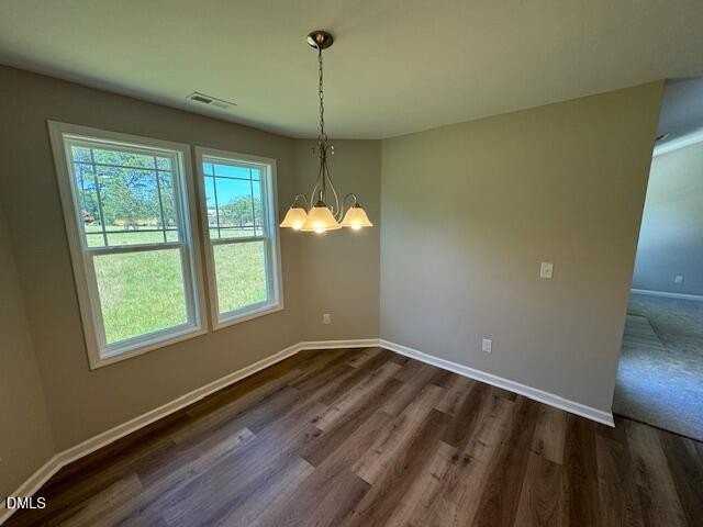 22 Longford Dr - Photo 7 of 24