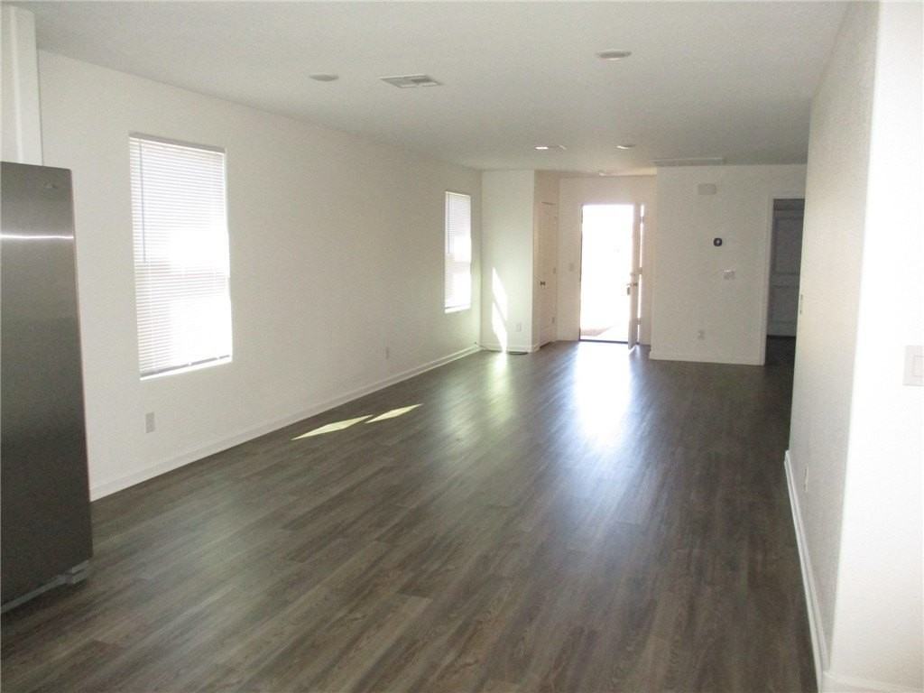 2474 Tapatio Dr - Photo 4 of 15