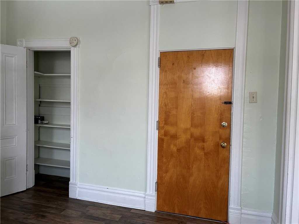 420 S Pacific Ave - Photo 4 of 16