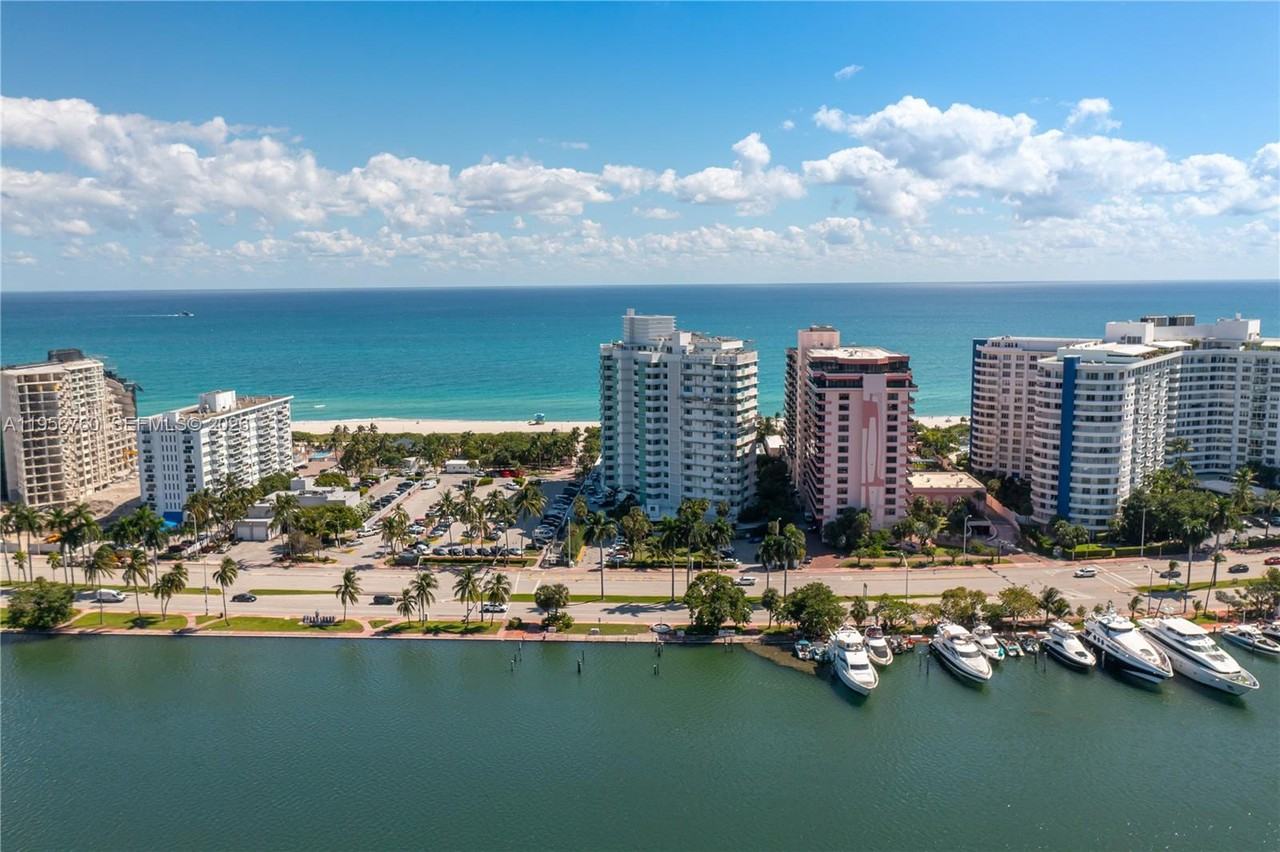 5255 Collins Ave ##4a - Photo 4 of 27