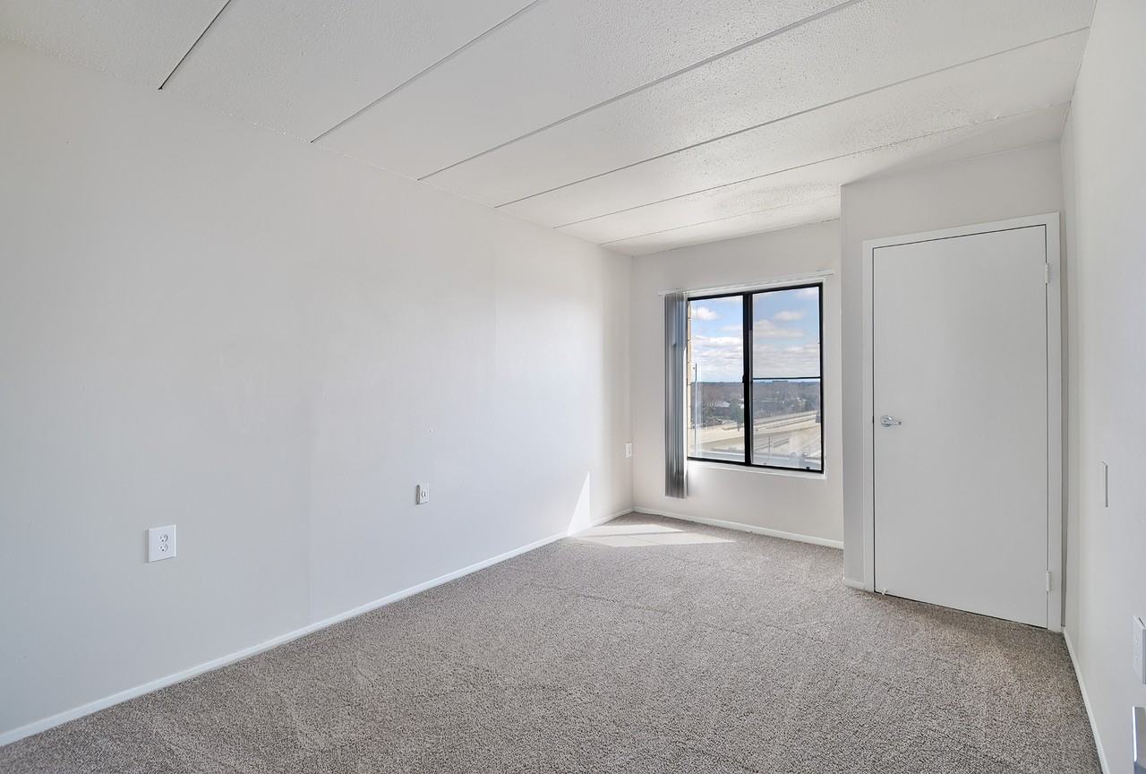 Highland Towers - Photo 4 of 17