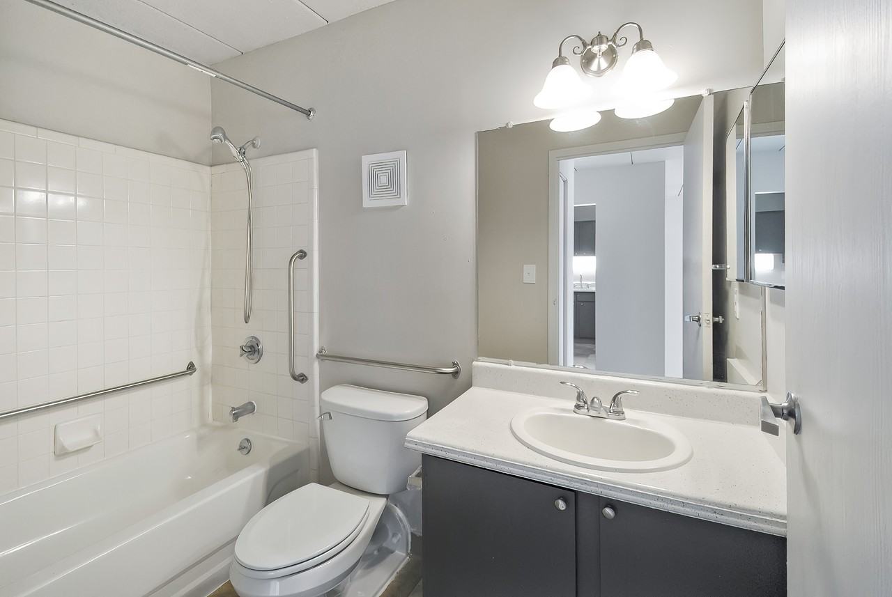 Highland Towers - Photo 5 of 17