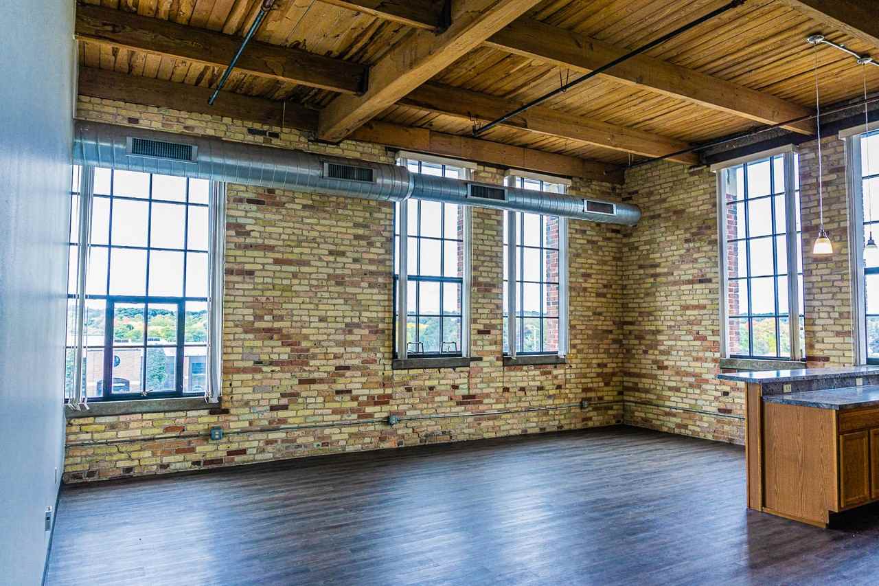 Off Broadway Apartments - Photo 5 of 25