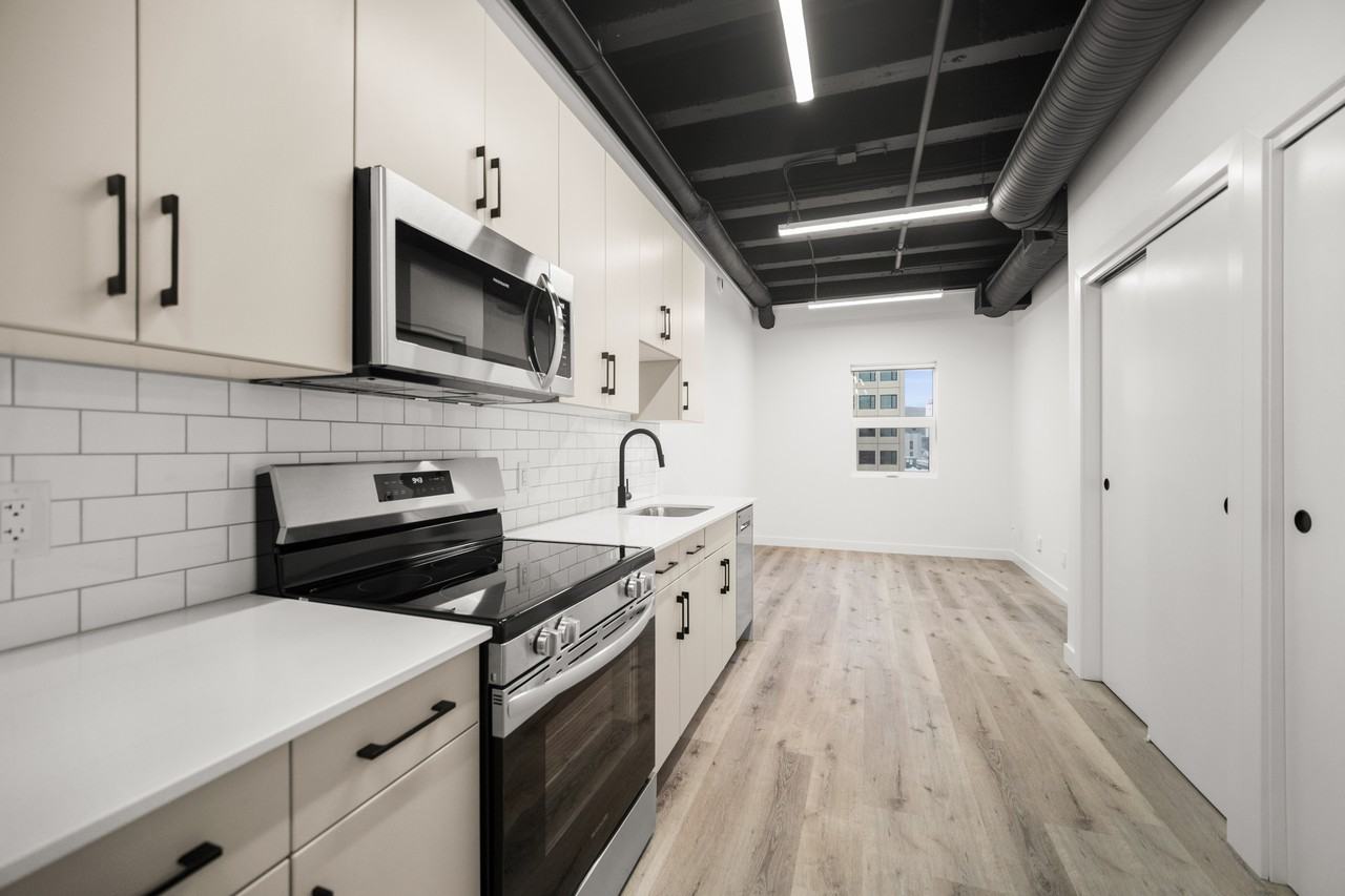 225 Vaughan Street - Photo 5 of 13