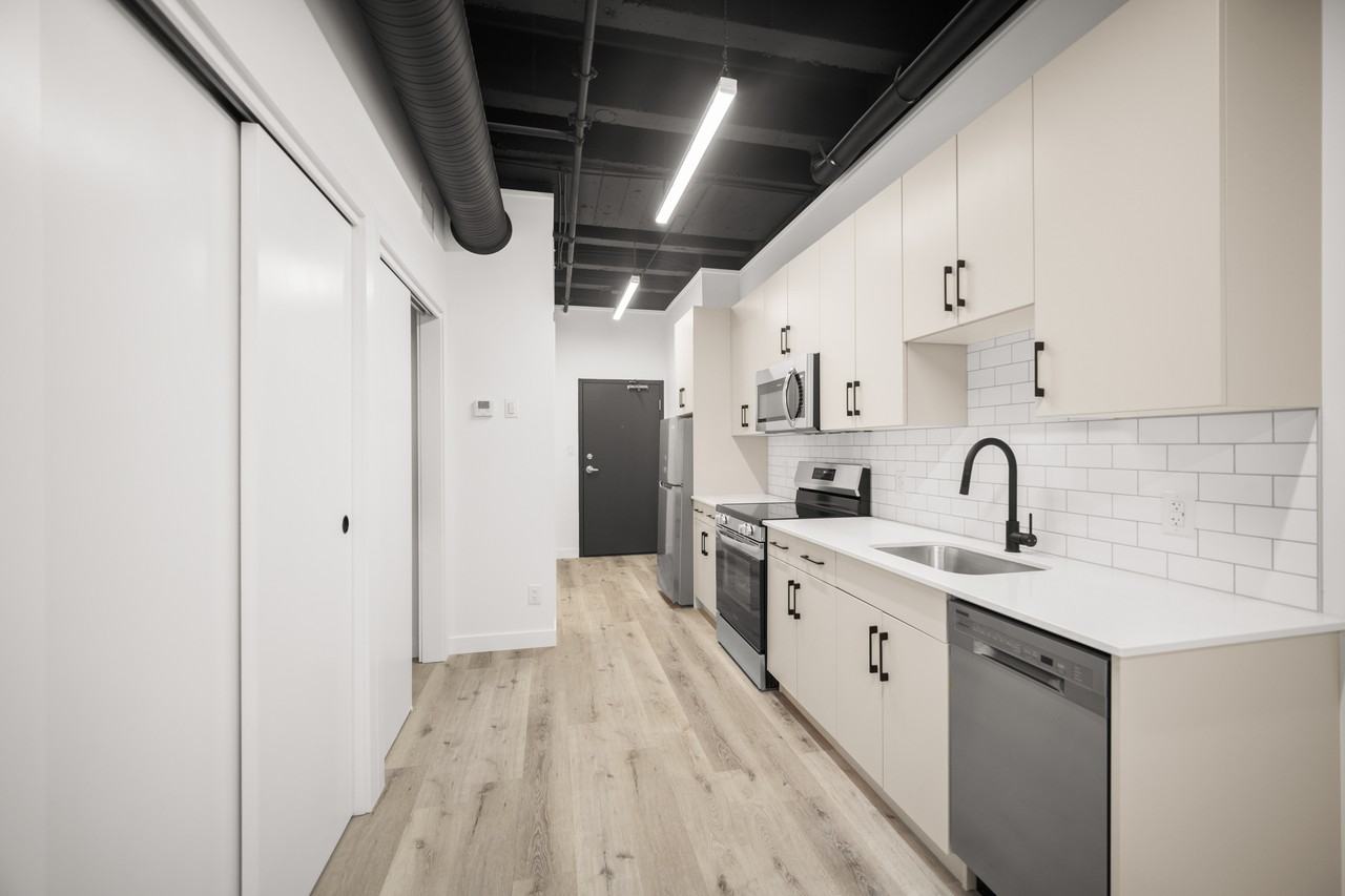 225 Vaughan Street - Photo 7 of 13