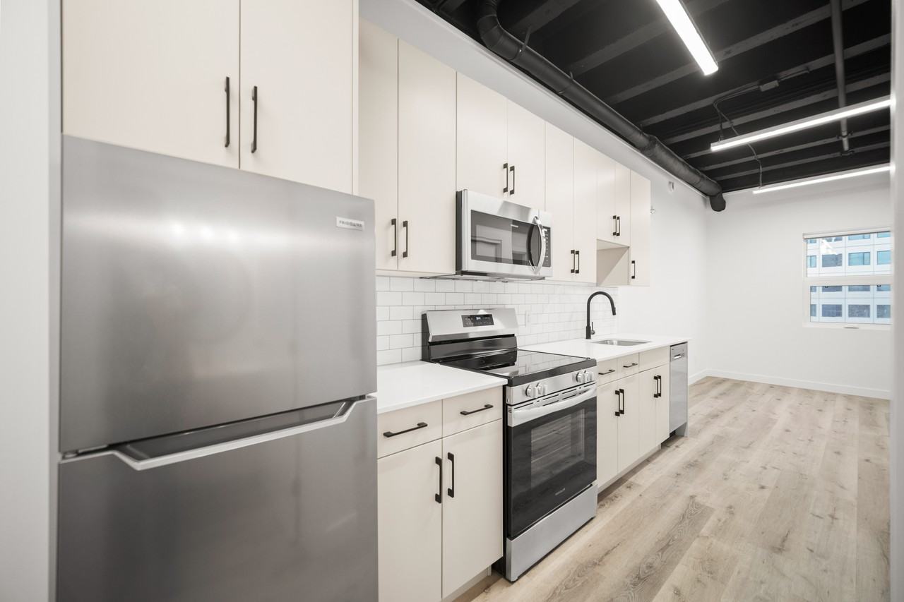 225 Vaughan Street - Photo 6 of 13