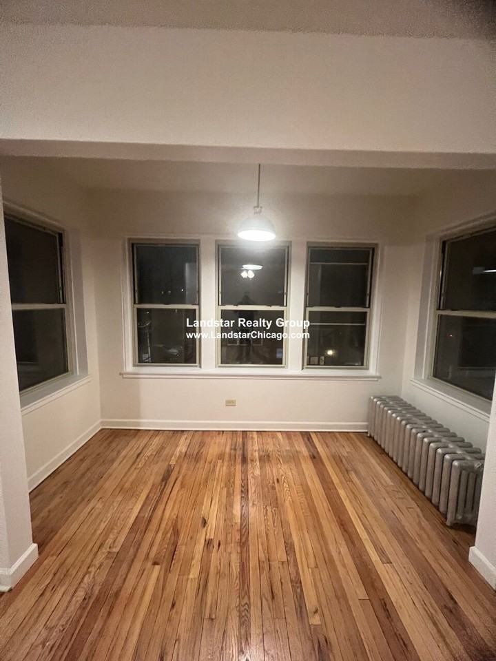 3848 W Ainslie St #2 - Photo 3 of 22