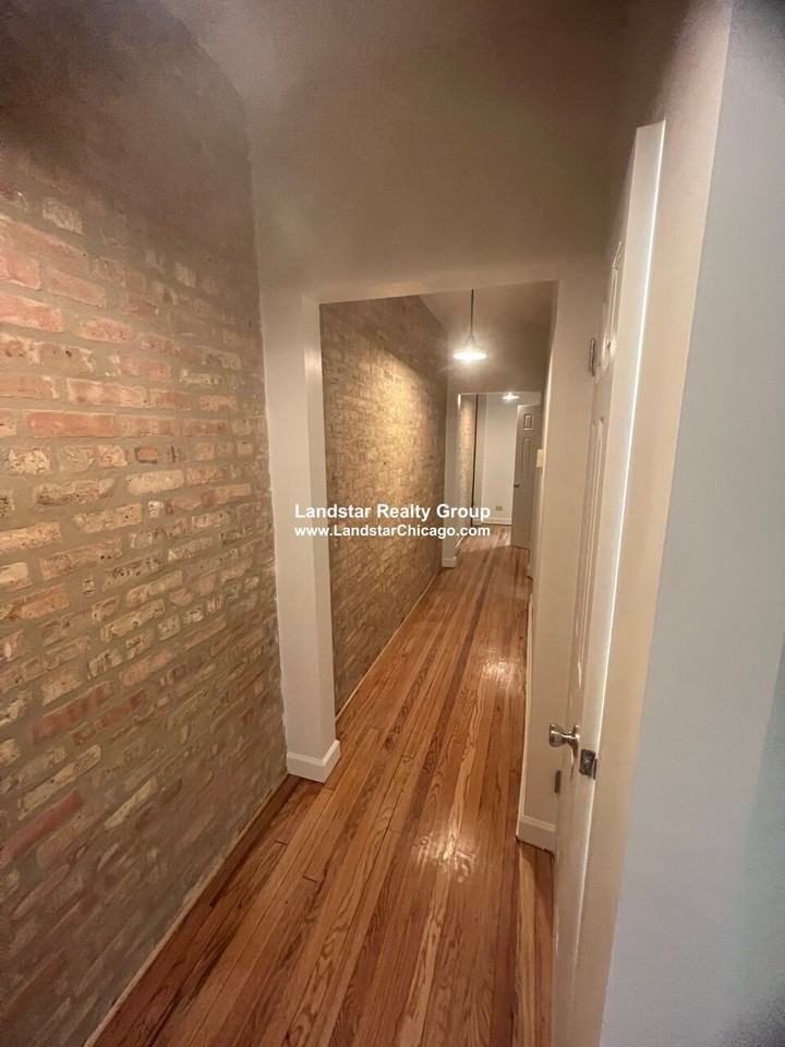 3848 W Ainslie St #2 - Photo 6 of 22