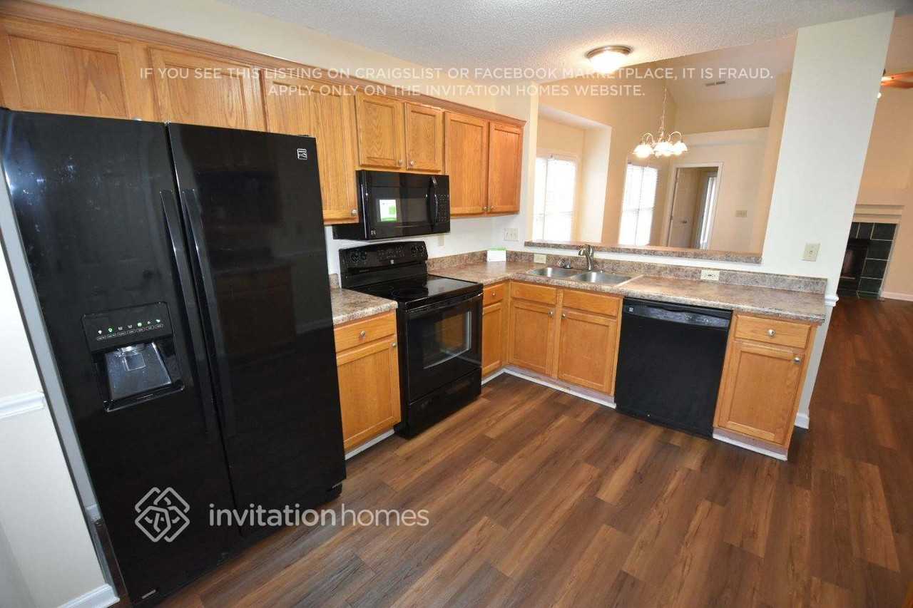 4213 Hounds Run Dr - Photo 4 of 10