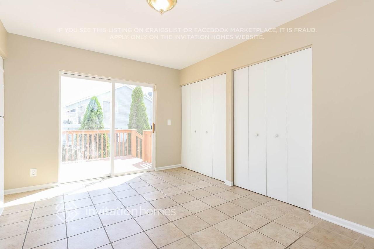 1751 Hickory Park Ln - Photo 4 of 21