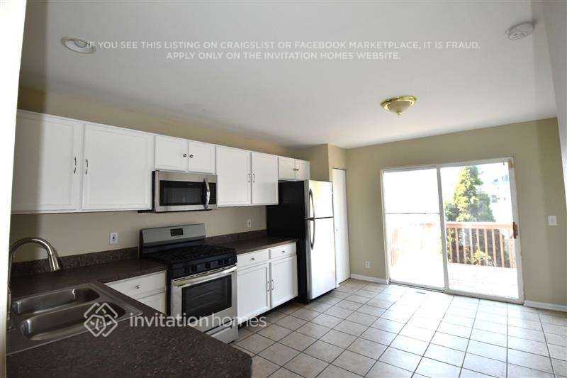 1751 Hickory Park Ln - Photo 5 of 21