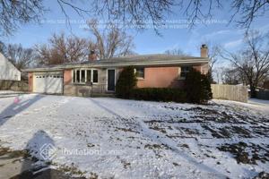 featured image of 445 N Douglas Ave