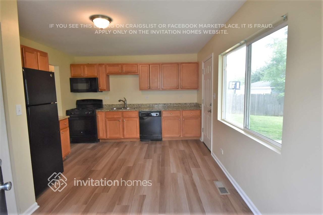 401 Tallman Ave - Photo 3 of 13