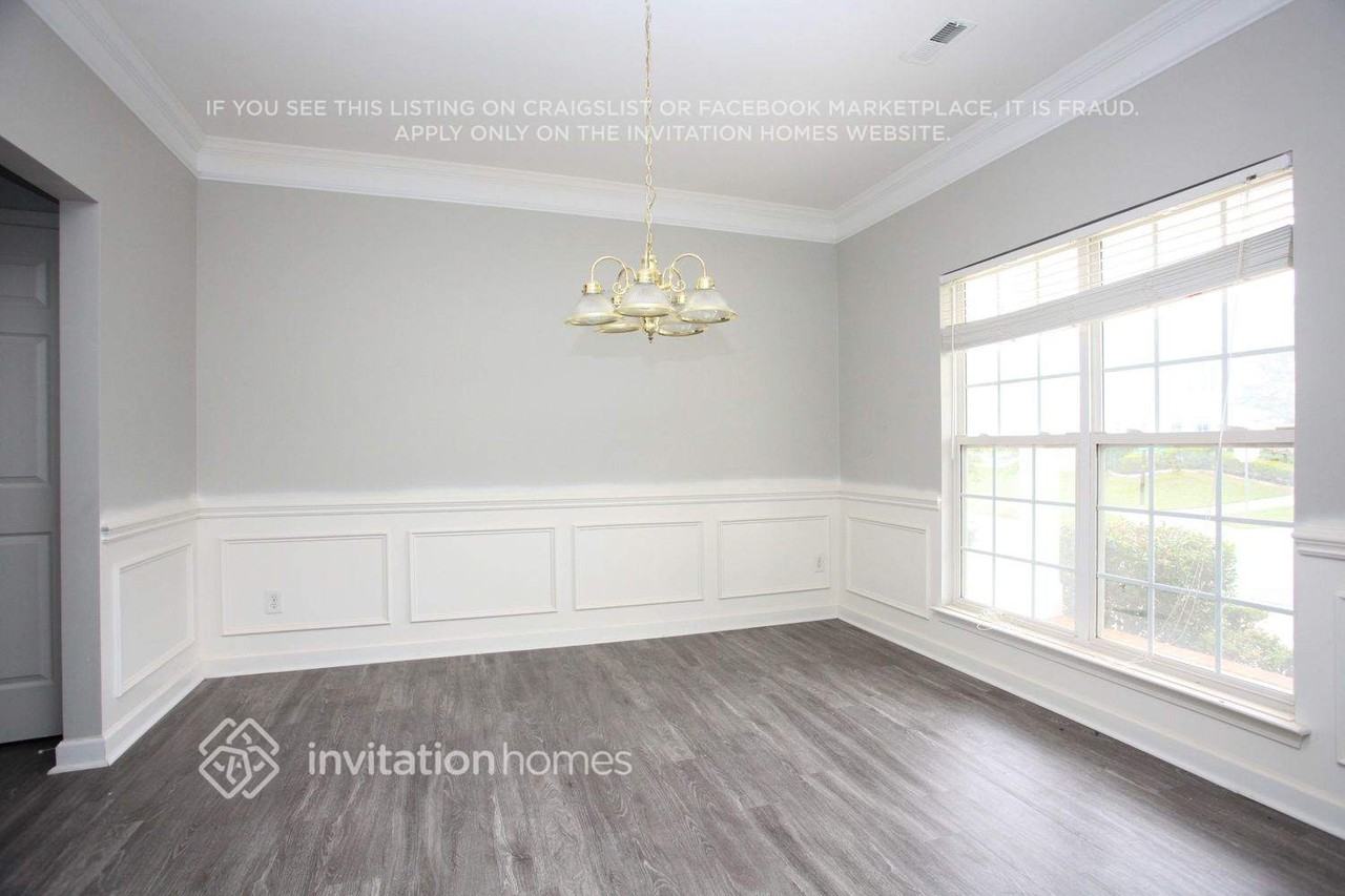 7021 Tanners Creek Dr - Photo 5 of 19