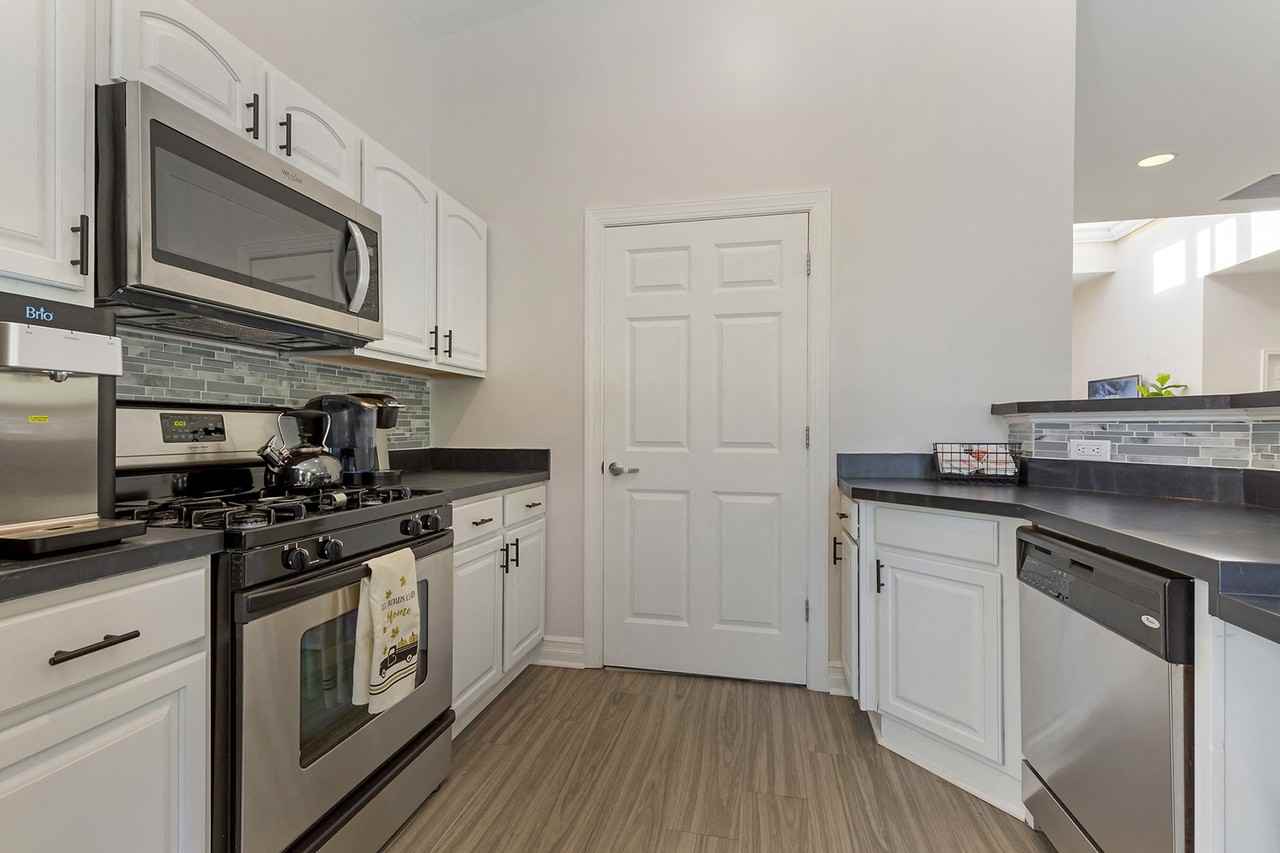 The Apartments at Canterbury - Photo 4 of 32