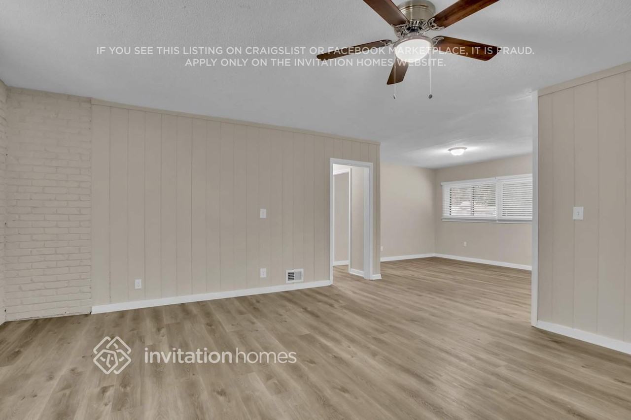 2262 Dodson Dr - Photo 4 of 25