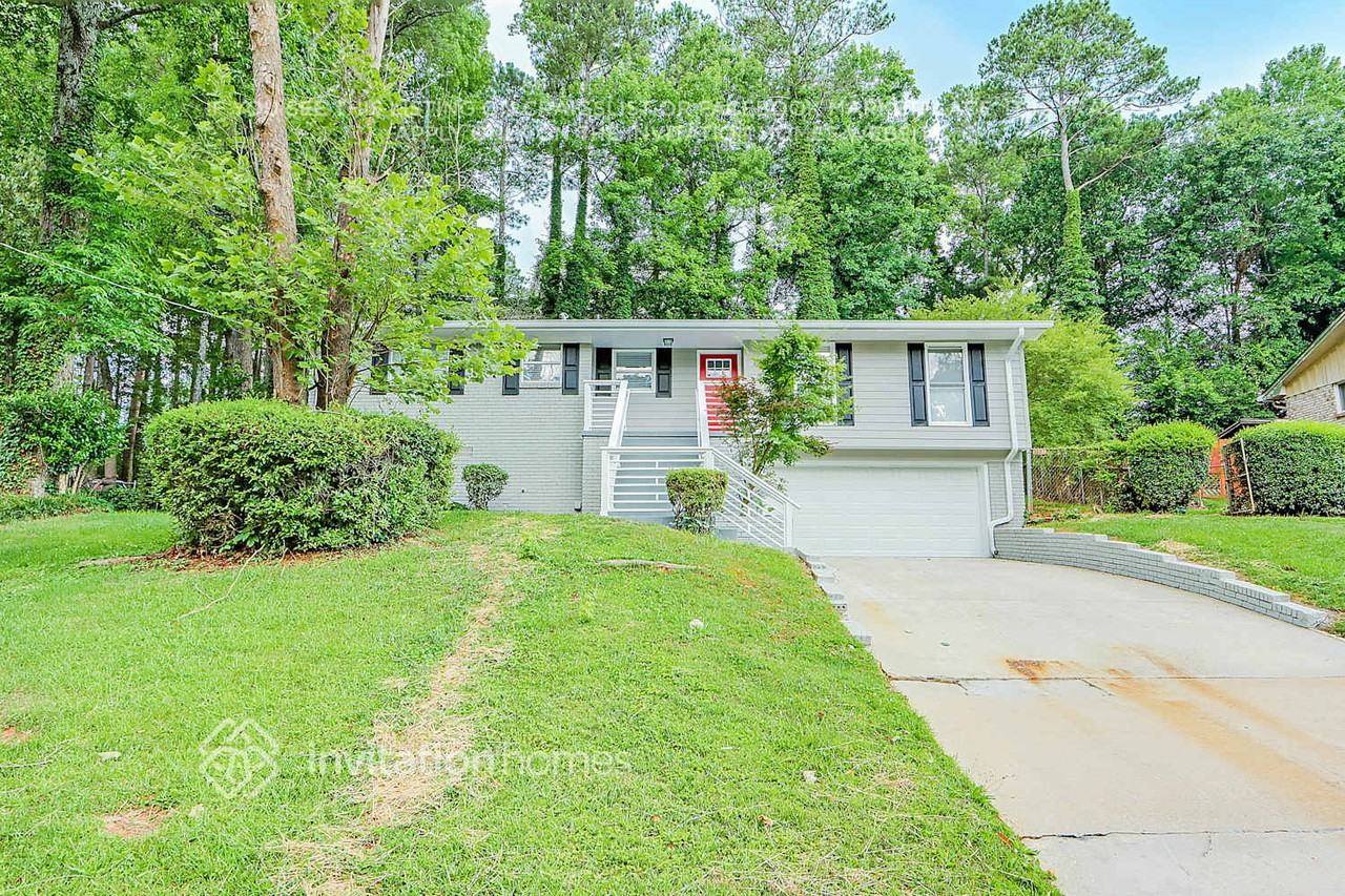 3677 Glen Mora Dr - Photo 2 of 28