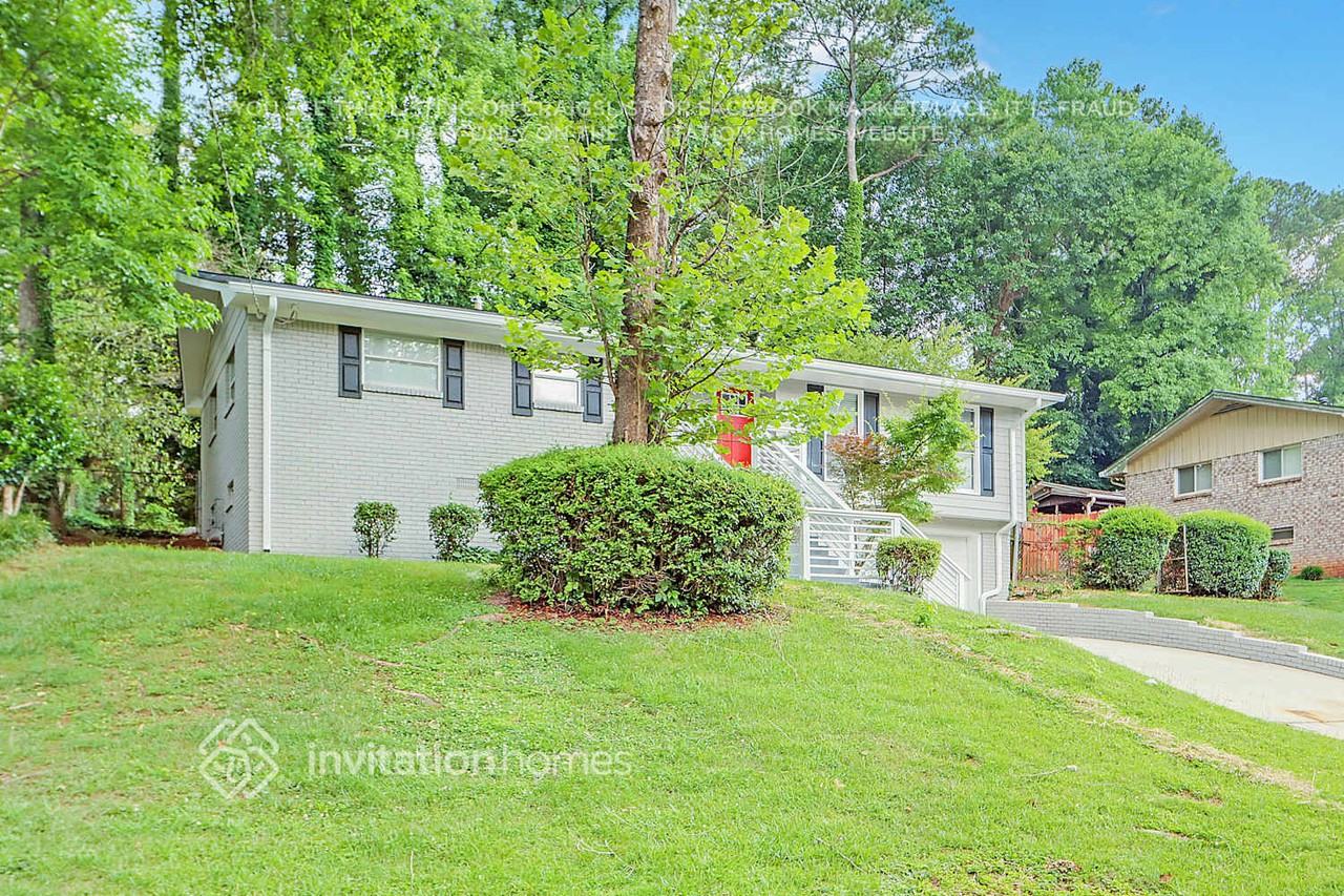 3677 Glen Mora Dr - Photo 3 of 28