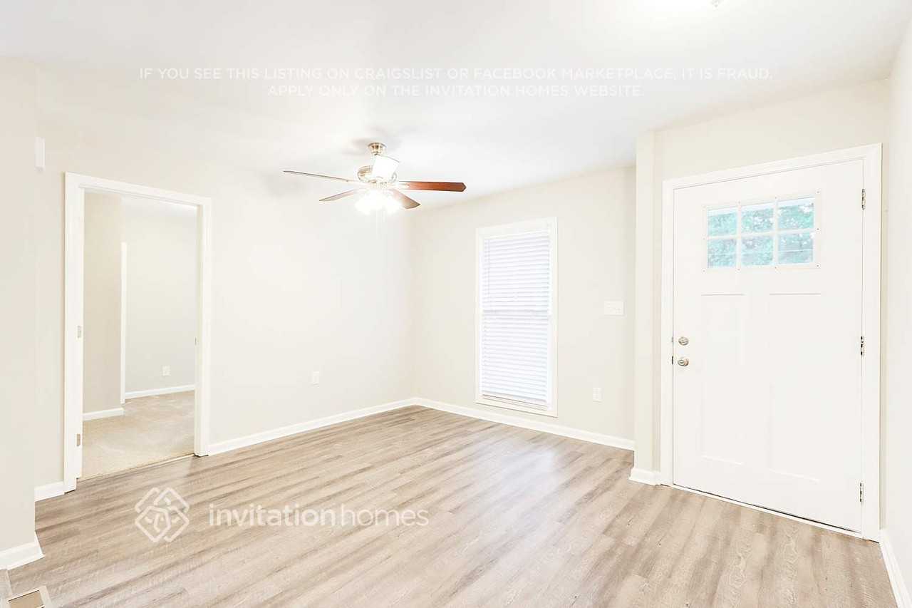 3677 Glen Mora Dr - Photo 5 of 28