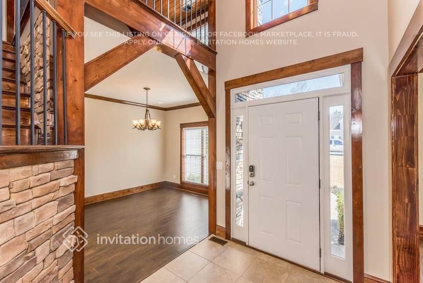 6223 Spring Lake Dr - Photo 2 of 23