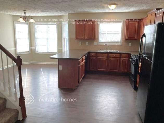 4104 Roslindale Ln - Photo 4 of 16