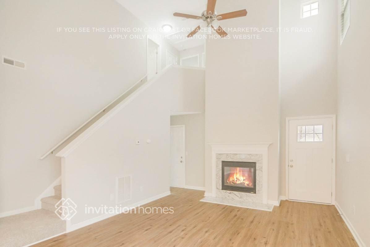 5431 Roan Mountain Pl - Photo 5 of 23