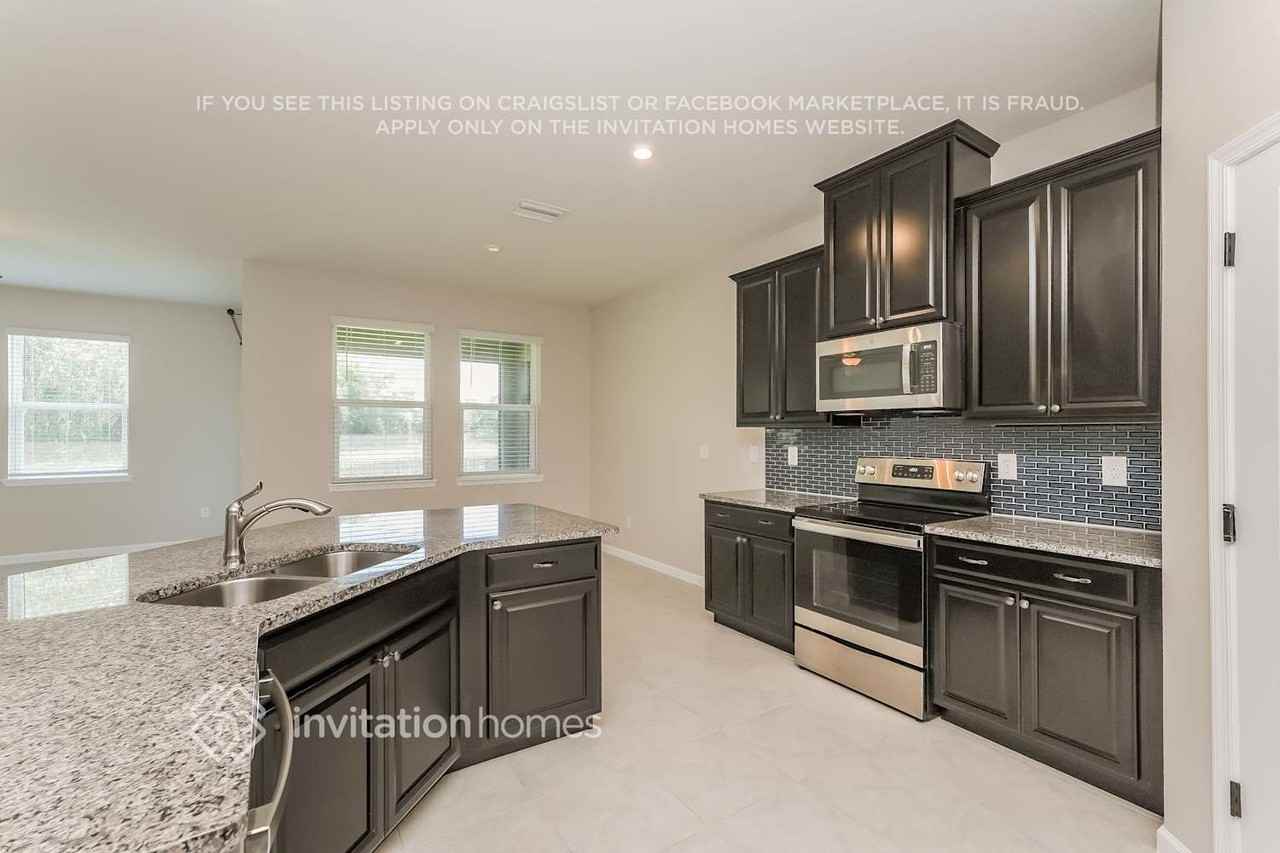 11019 Daybreak Gln - Photo 6 of 17