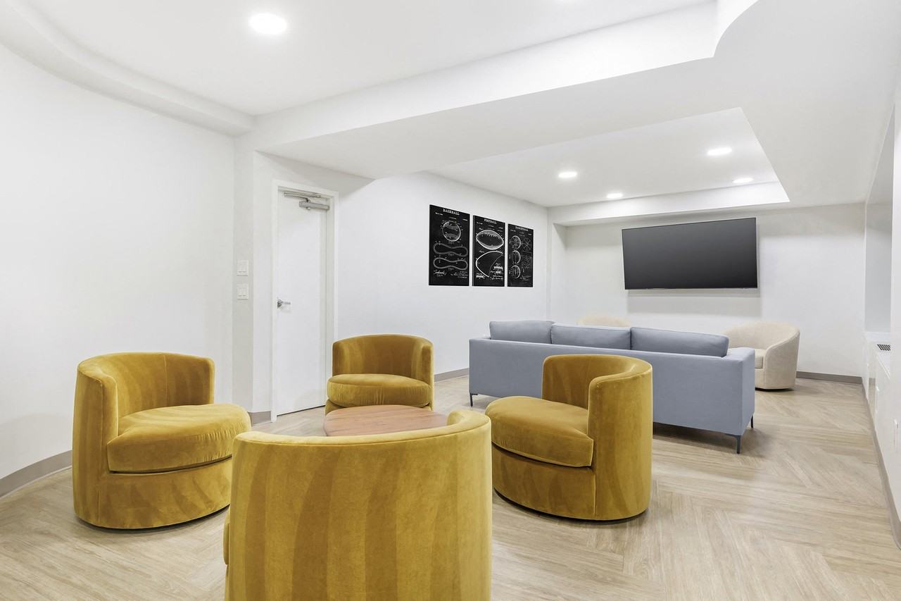 Seminary Towers - Photo 7 of 27