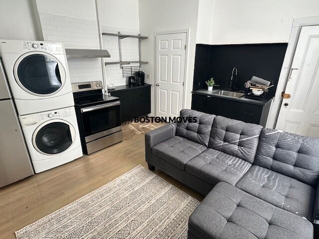 10 Imrie Rd #1stFL - Photo 2 of 15