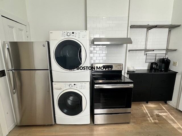 10 Imrie Rd #1stFL - Photo 3 of 15