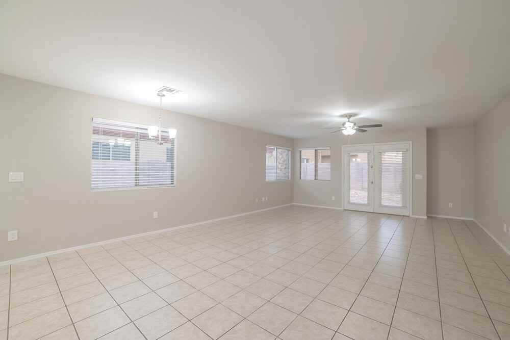 7409 S 37th Gln - Photo 5 of 19