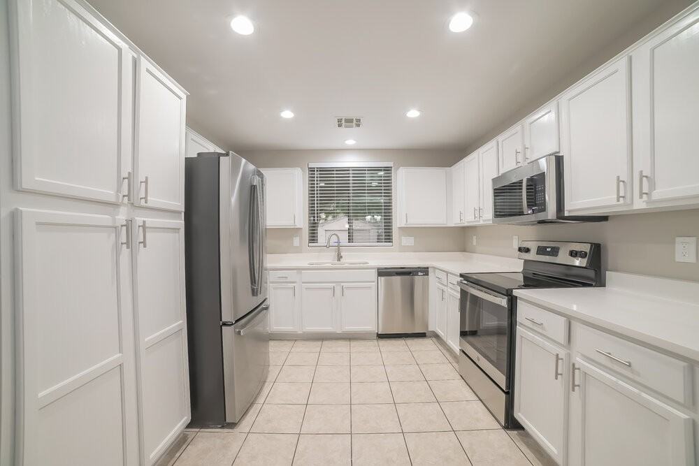 7409 S 37th Gln - Photo 6 of 19