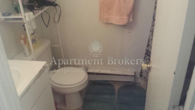 889 Huntington Ave #7 - Photo 3 of 22