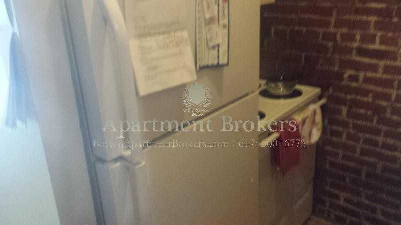889 Huntington Ave #7 - Photo 4 of 22