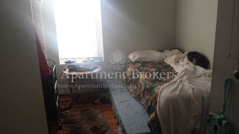 889 Huntington Ave #7 - Photo 6 of 22