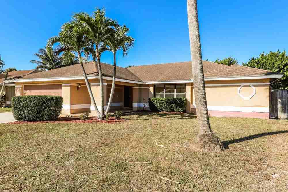 126 Waterway Rd - Photo 3 of 17