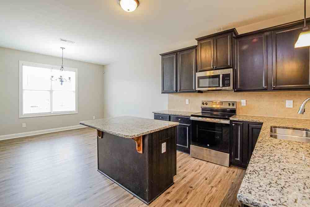 45 Oakton Dr - Photo 6 of 17