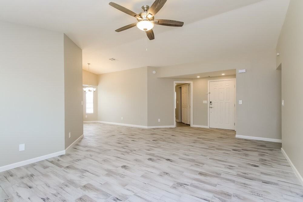 9990 E Falcon Point Dr - Photo 5 of 16