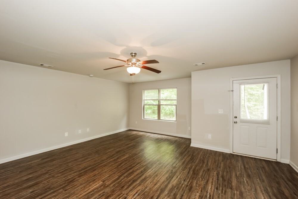 6372 Avery St Sw - Photo 6 of 19